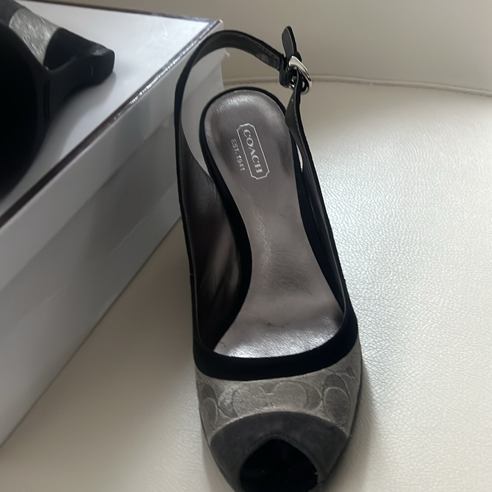 (COACH) ladies, high heel shoes, size 7.5